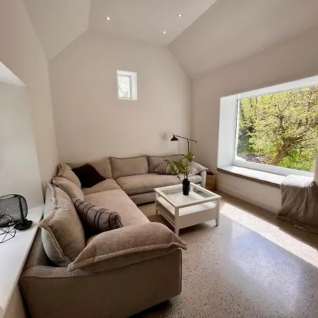 펜션 River Retreat Hideaway Sauna Leitrim